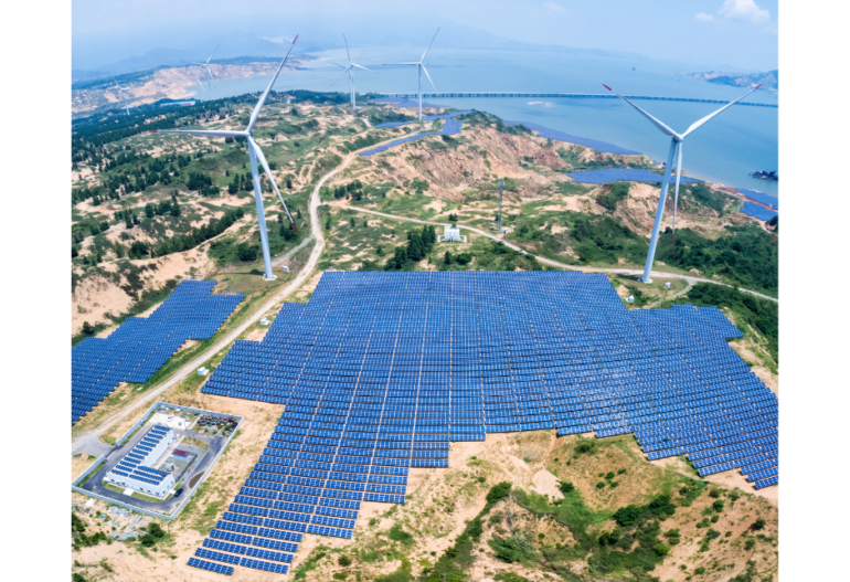 Nguyên lý hoạt động của hệ thống điện mặt trời + điện gió (Hybrid Solar–Wind)